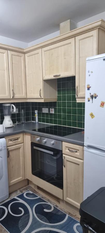 2 Bedroom Apartment - Greater London Dagenham Zewnętrze zdjęcie